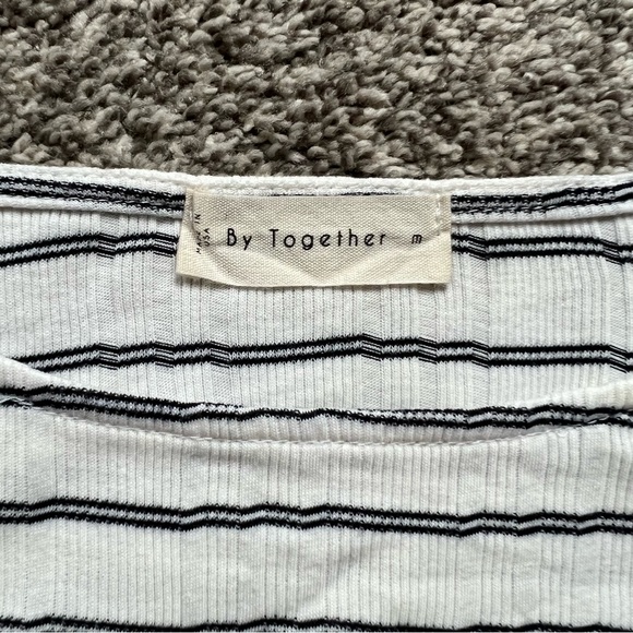 By Together Top (Size Medium) - Picture 5 of 6